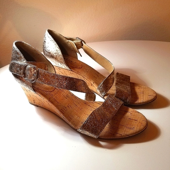 Vaneli Gold Heels - Picture 1 of 6